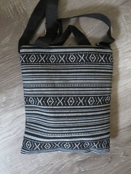 Cute Ginger Cat Crossbody Bag (B347) - Picture 4 of 4